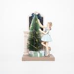 POLYRESIN DECORATIVE, WOMAN WITH LIGHTED TREE, AND FIREPLACE, LED, 16,50x12x25,50cm